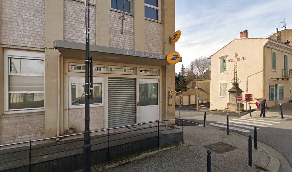 Retrouvez toutes les informations de contacts et horaires d&rsquo;ouverture pour La Poste APT situé à Apt dans le département Vaucluse (84). Pour effectuer envoyer vos colis (colissimo, chronopost, suivi colis), une gestion bancaire (banque postal, French Bank), votre courrier (suivi [&hellip;]