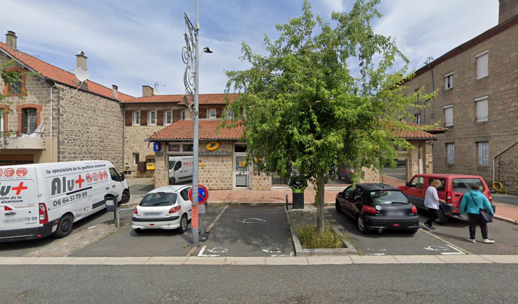 Retrouvez toutes les informations de contacts et horaires d&rsquo;ouverture pour La Poste SAINT BONNET LE CHATEAU situé à St bonnet le chateau dans le département Loire (42). Pour effectuer envoyer vos colis (colissimo, chronopost, suivi colis), une gestion bancaire (banque [&hellip;]