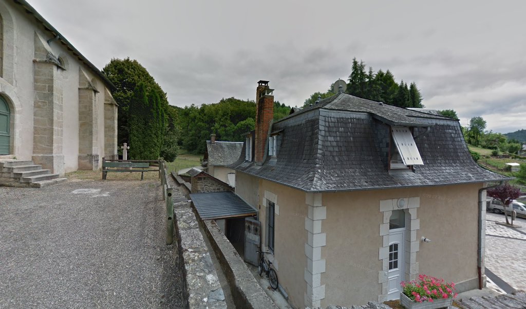 Retrouvez toutes les informations de contacts et horaires d&rsquo;ouverture pour La Poste Agence Communale FORGES Mairie situé à Forges dans le département Corrèze (19). Pour effectuer envoyer vos colis (colissimo, chronopost, suivi colis), une gestion bancaire (banque postal, French Bank), [&hellip;]