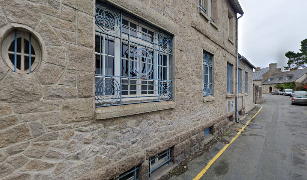 Retrouvez toutes les informations de contacts et horaires d&rsquo;ouverture pour La Poste TREGUIER situé à Treguier dans le département Côtes d&rsquo;Armor (22). Pour effectuer envoyer vos colis (colissimo, chronopost, suivi colis), une gestion bancaire (banque postal, French Bank), votre courrier [&hellip;]