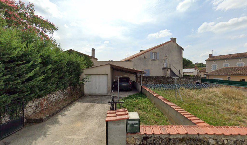 Retrouvez toutes les informations de contacts et horaires d&rsquo;ouverture pour La Poste Agence Communale LHOMMAIZE Mairie situé à Lhommaize dans le département Vienne (86). Pour effectuer envoyer vos colis (colissimo, chronopost, suivi colis), une gestion bancaire (banque postal, French Bank), [&hellip;]