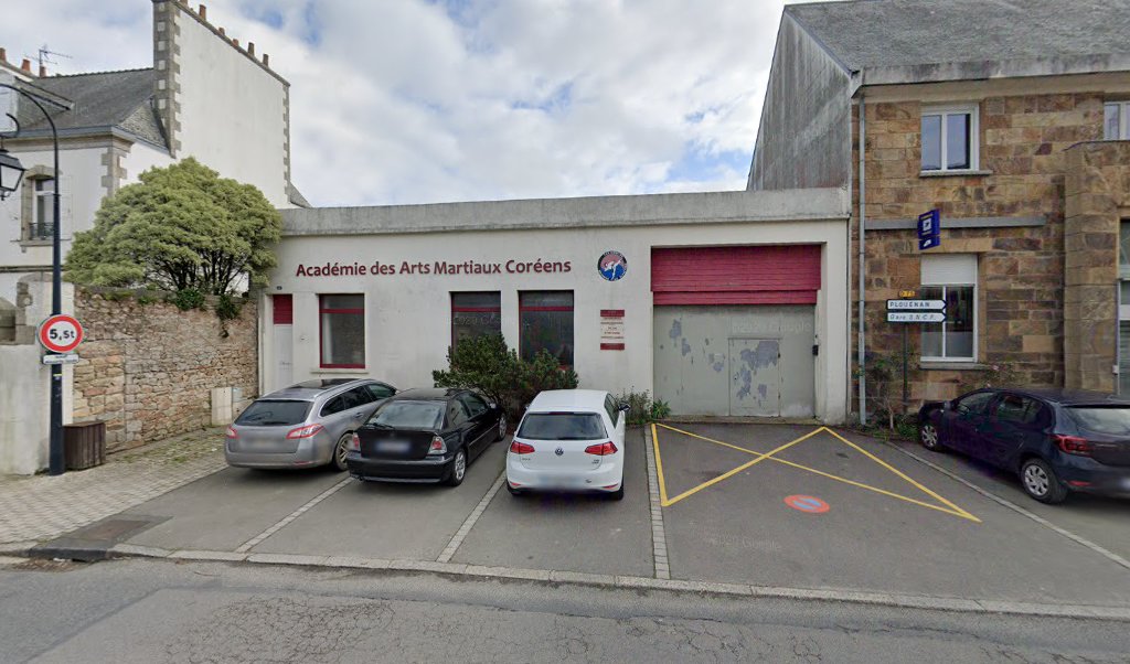 Retrouvez toutes les informations de contacts et horaires d&rsquo;ouverture pour La Poste SAINT POL DE LEON situé à St pol de leon dans le département Finistère (29). Pour effectuer envoyer vos colis (colissimo, chronopost, suivi colis), une gestion bancaire (banque [&hellip;]