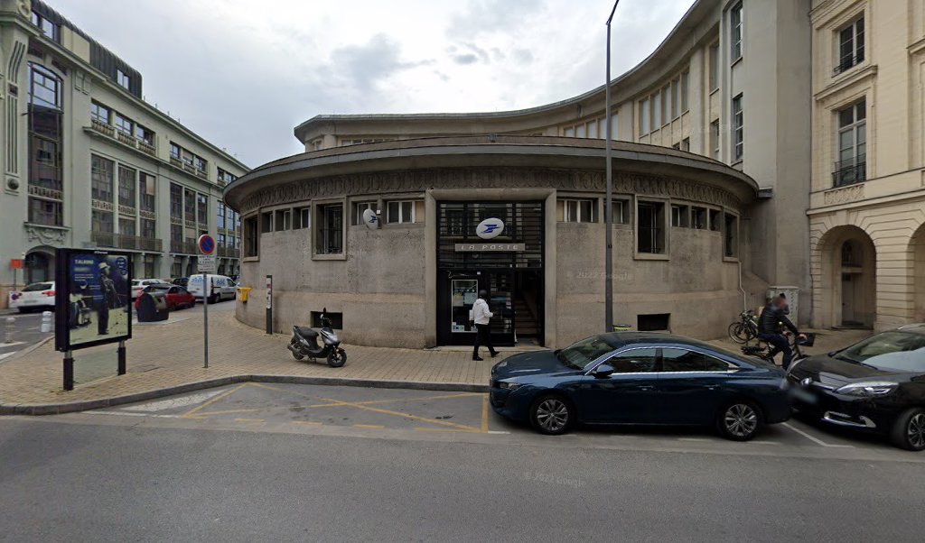 Retrouvez toutes les informations de contacts et horaires d&rsquo;ouverture pour La Poste Espace Clients Pro REIMS CERES PSE situé à Reims dans le département Marne (51). Pour effectuer envoyer vos colis (colissimo, chronopost, suivi colis), une gestion bancaire (banque postal, [&hellip;]