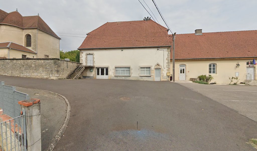 Retrouvez toutes les informations de contacts et horaires d&rsquo;ouverture pour La Poste Agence Communale TRAVES Mairie situé à Traves dans le département Haute-Saône (70). Pour effectuer envoyer vos colis (colissimo, chronopost, suivi colis), une gestion bancaire (banque postal, French Bank), [&hellip;]