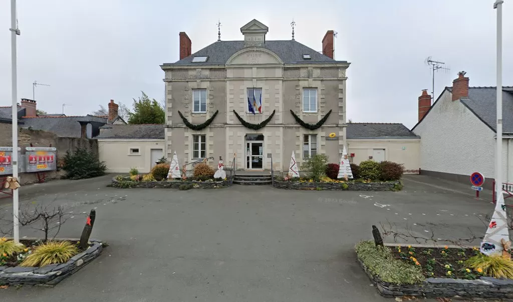 Retrouvez toutes les informations de contacts et horaires d&rsquo;ouverture pour La Poste Agence Communale VERRIERES EN ANJOU Mairie situé à Verrieres en anjou dans le département Maine-et-Loire (49). Pour effectuer envoyer vos colis (colissimo, chronopost, suivi colis), une gestion bancaire [&hellip;]