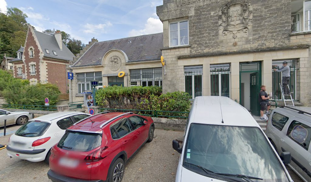 Retrouvez toutes les informations de contacts et horaires d&rsquo;ouverture pour La Poste PIERREFONDS situé à Pierrefonds dans le département Oise (60). Pour effectuer envoyer vos colis (colissimo, chronopost, suivi colis), une gestion bancaire (banque postal, French Bank), votre courrier (suivi [&hellip;]