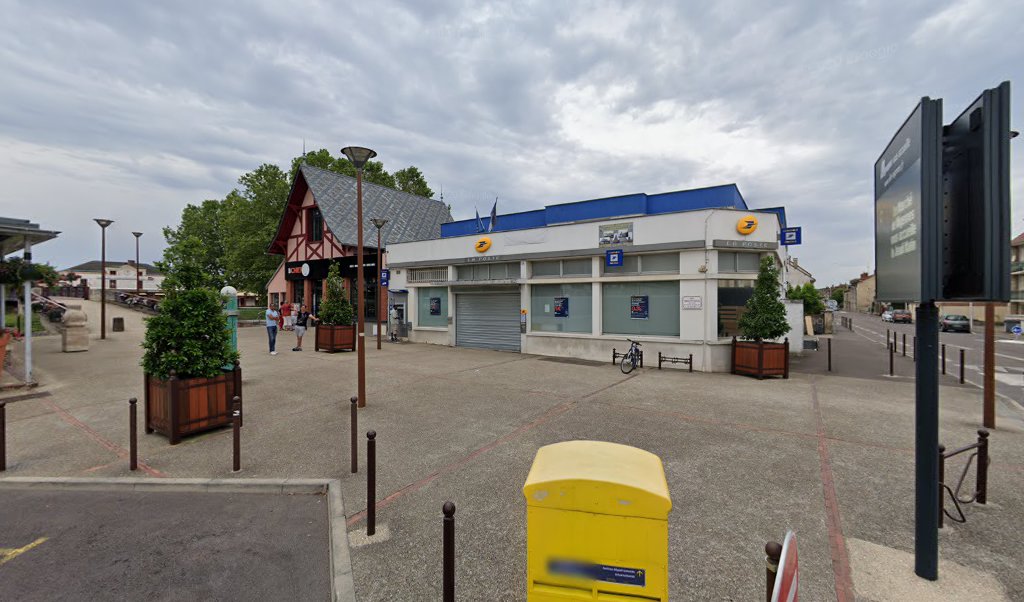 Retrouvez toutes les informations de contacts et horaires d&rsquo;ouverture pour La Poste MIGENNES situé à Migennes dans le département Yonne (89). Pour effectuer envoyer vos colis (colissimo, chronopost, suivi colis), une gestion bancaire (banque postal, French Bank), votre courrier (suivi [&hellip;]