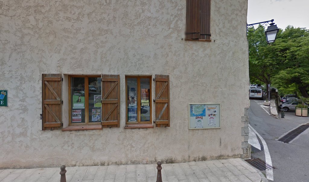 Retrouvez toutes les informations de contacts et horaires d&rsquo;ouverture pour La Poste CLAVIERS situé à Claviers dans le département Var (83). Pour effectuer envoyer vos colis (colissimo, chronopost, suivi colis), une gestion bancaire (banque postal, French Bank), votre courrier (suivi [&hellip;]