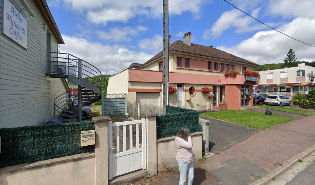 Retrouvez toutes les informations de contacts et horaires d&rsquo;ouverture pour La Poste Espace Clients Pro MONTVILLE PDC1 situé à Montville dans le département Seine-Maritime (76). Pour effectuer envoyer vos colis (colissimo, chronopost, suivi colis), une gestion bancaire (banque postal, French [&hellip;]