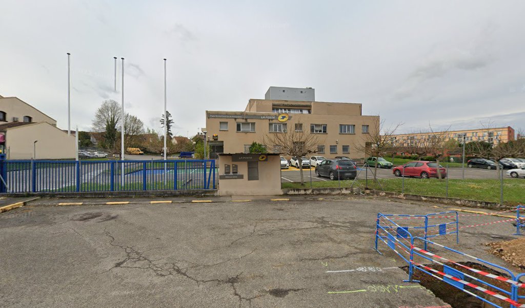 Retrouvez toutes les informations de contacts et horaires d&rsquo;ouverture pour La Poste Espace Clients Pro MONTAUBAN PORTES DE MONTAUBAN PPDC situé à Montauban dans le département Tarn-et-Garonne (82). Pour effectuer envoyer vos colis (colissimo, chronopost, suivi colis), une gestion bancaire [&hellip;]