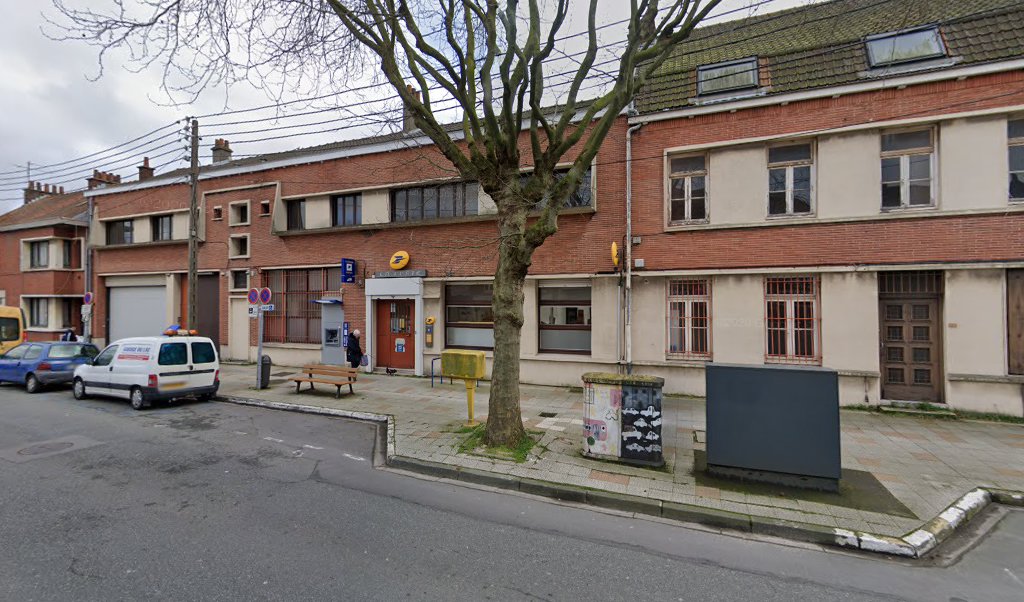 Retrouvez toutes les informations de contacts et horaires d&rsquo;ouverture pour La Poste DUNKERQUE PETITE SYNTHE situé à Dunkerque dans le département Nord (59). Pour effectuer envoyer vos colis (colissimo, chronopost, suivi colis), une gestion bancaire (banque postal, French Bank), votre [&hellip;]