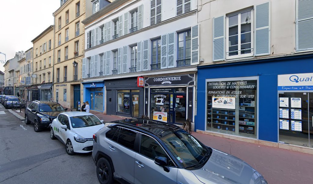 Retrouvez toutes les informations de contacts et horaires d&rsquo;ouverture pour Relais Pickup CORDONNERIE LE BOTTIER 78 situé à St germain en laye dans le département Yvelines (78). Pour effectuer envoyer vos colis (colissimo, chronopost, suivi colis), une gestion bancaire (banque [&hellip;]