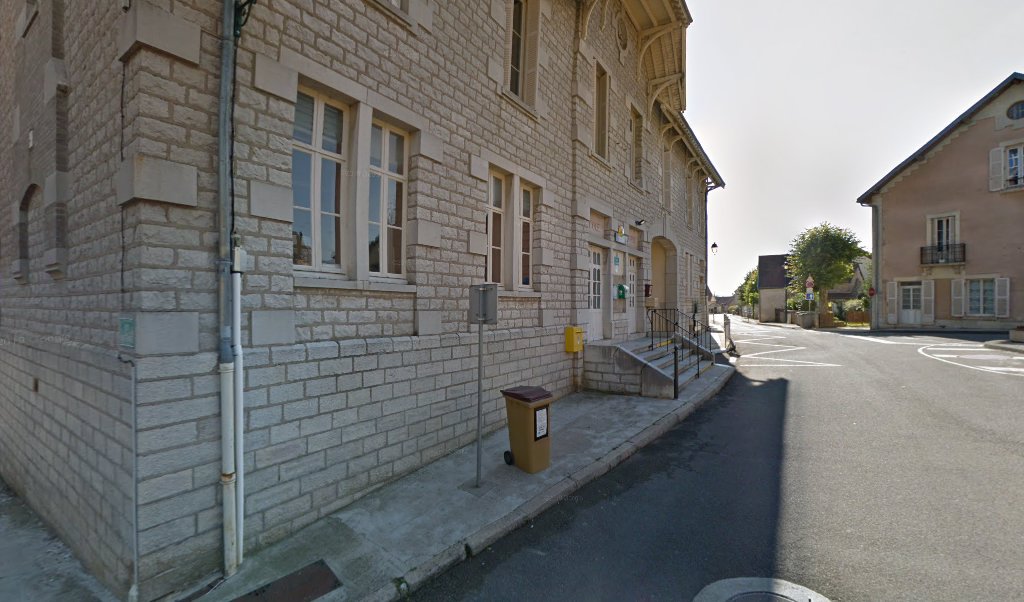 Retrouvez toutes les informations de contacts et horaires d&rsquo;ouverture pour La Poste Agence Communale LANTENAY Mairie situé à Lantenay dans le département Côte-d&rsquo;Or (21). Pour effectuer envoyer vos colis (colissimo, chronopost, suivi colis), une gestion bancaire (banque postal, French Bank), [&hellip;]