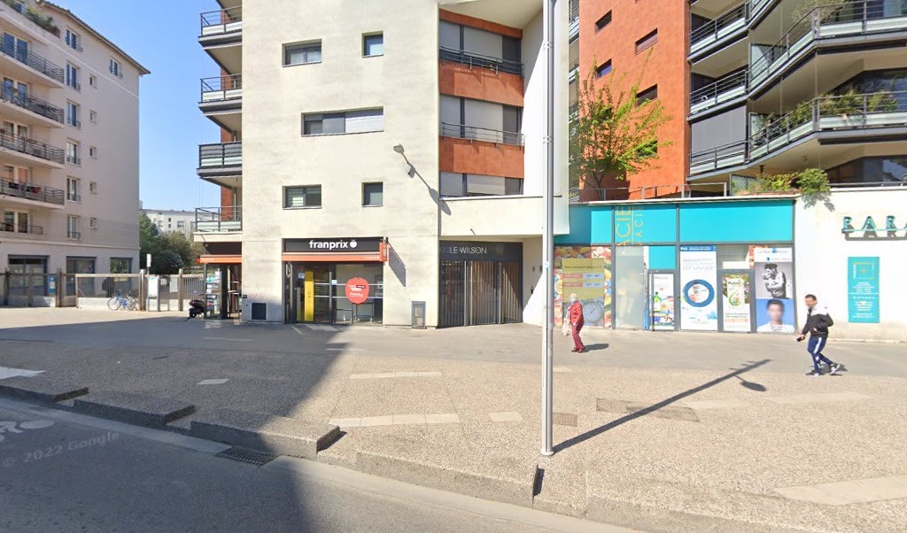 Retrouvez toutes les informations de contacts et horaires d&rsquo;ouverture pour La Poste Relais VILLEURBANNE Franprix situé à Villeurbanne dans le département Rhône (69). Pour effectuer envoyer vos colis (colissimo, chronopost, suivi colis), une gestion bancaire (banque postal, French Bank), votre [&hellip;]