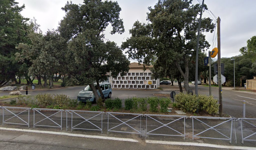 Retrouvez toutes les informations de contacts et horaires d&rsquo;ouverture pour La Poste LES ANGLES situé à Les angles dans le département Gard (30). Pour effectuer envoyer vos colis (colissimo, chronopost, suivi colis), une gestion bancaire (banque postal, French Bank), votre [&hellip;]