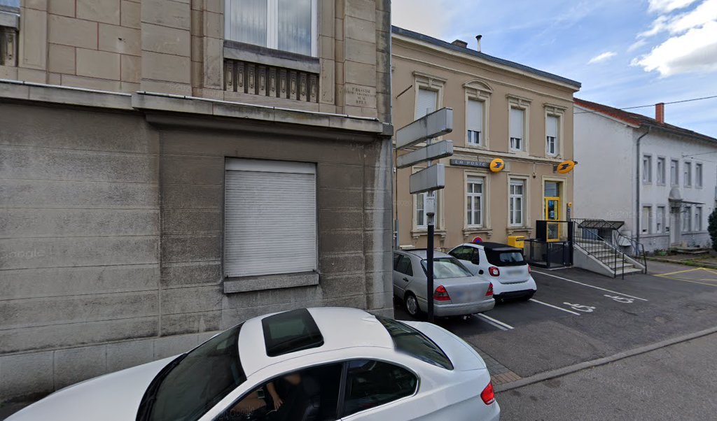 Retrouvez toutes les informations de contacts et horaires d&rsquo;ouverture pour La Poste BOUZONVILLE situé à Bouzonville dans le département Moselle (57). Pour effectuer envoyer vos colis (colissimo, chronopost, suivi colis), une gestion bancaire (banque postal, French Bank), votre courrier (suivi [&hellip;]