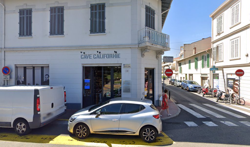 Retrouvez toutes les informations de contacts et horaires d&rsquo;ouverture pour Relais Pickup CAVE CALIFORNIE situé à Cannes dans le département Alpes-Maritimes (06). Pour effectuer envoyer vos colis (colissimo, chronopost, suivi colis), une gestion bancaire (banque postal, French Bank), votre courrier [&hellip;]