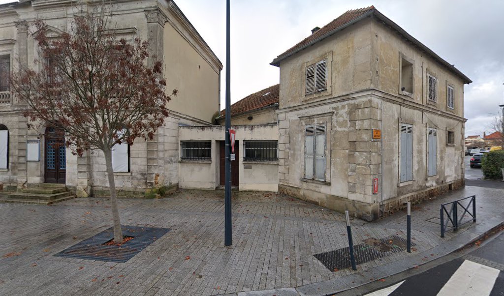 Retrouvez toutes les informations de contacts et horaires d&rsquo;ouverture pour Relais Pickup PRESSIN GAMBETTA situé à Chelles dans le département Seine-et-Marne (77). Pour effectuer envoyer vos colis (colissimo, chronopost, suivi colis), une gestion bancaire (banque postal, French Bank), votre courrier [&hellip;]