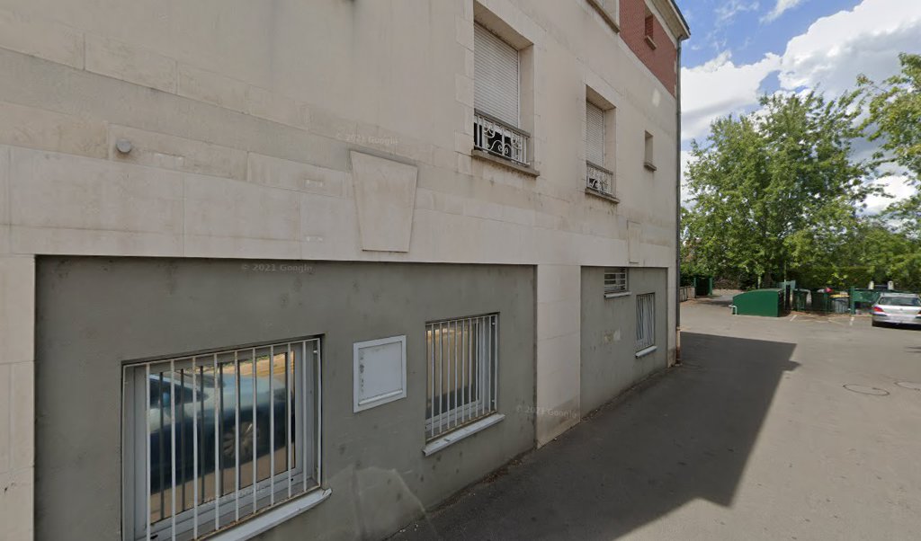 Retrouvez toutes les informations de contacts et horaires d&rsquo;ouverture pour La Poste SAINT DENIS EN VAL situé à St denis en val dans le département Loiret (45). Pour effectuer envoyer vos colis (colissimo, chronopost, suivi colis), une gestion bancaire (banque [&hellip;]