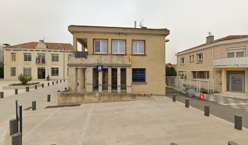Retrouvez toutes les informations de contacts et horaires d&rsquo;ouverture pour La Poste PLAN D ORGON situé à Plan d orgon dans le département Bouches-du-Rhône (13). Pour effectuer envoyer vos colis (colissimo, chronopost, suivi colis), une gestion bancaire (banque postal, French [&hellip;]