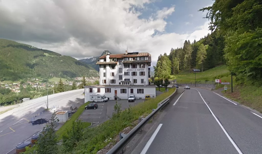 Retrouvez toutes les informations de contacts et horaires d&rsquo;ouverture pour Relais Pickup CARREFOUR MARKET situé à St jean d aulps dans le département Haute-Savoie (74). Pour effectuer envoyer vos colis (colissimo, chronopost, suivi colis), une gestion bancaire (banque postal, French [&hellip;]