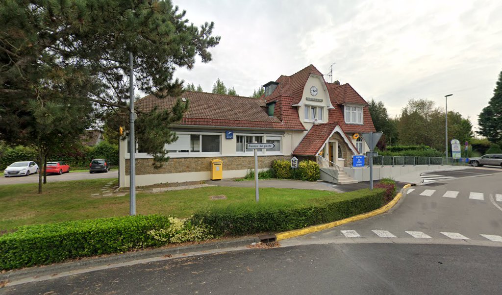 Retrouvez toutes les informations de contacts et horaires d&rsquo;ouverture pour La Poste CUCQ situé à Cucq dans le département Pas-de-Calais (62). Pour effectuer envoyer vos colis (colissimo, chronopost, suivi colis), une gestion bancaire (banque postal, French Bank), votre courrier (suivi [&hellip;]