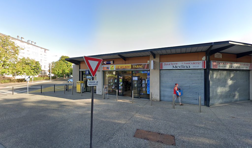 Retrouvez toutes les informations de contacts et horaires d&rsquo;ouverture pour La Poste Agence Communale ROANNE Mairie situé à Roanne dans le département Loire (42). Pour effectuer envoyer vos colis (colissimo, chronopost, suivi colis), une gestion bancaire (banque postal, French Bank), [&hellip;]