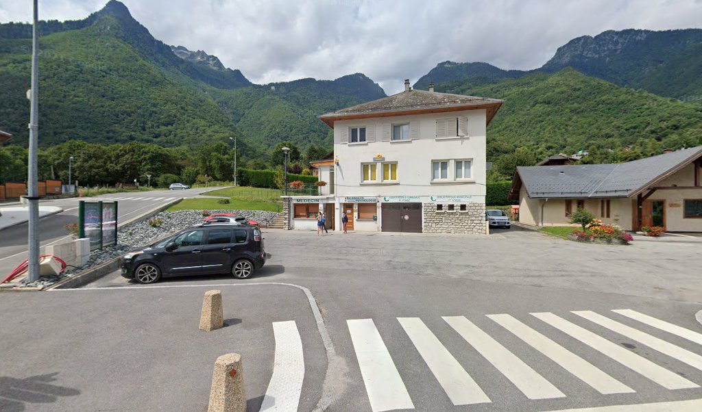 Retrouvez toutes les informations de contacts et horaires d&rsquo;ouverture pour La Poste Agence Communale ST REMY DE MAURIENNE Mairie situé à St remy de maurienne dans le département Savoie (73). Pour effectuer envoyer vos colis (colissimo, chronopost, suivi colis), une [&hellip;]
