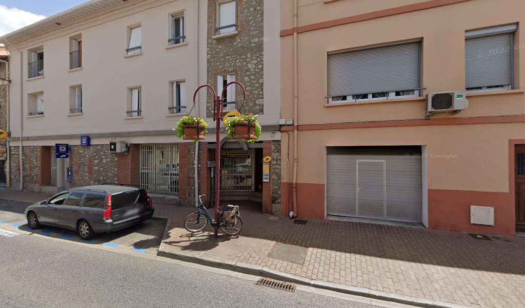 Retrouvez toutes les informations de contacts et horaires d&rsquo;ouverture pour La Poste LE BOULOU situé à Le boulou dans le département Pyrénées-Orientales (66). Pour effectuer envoyer vos colis (colissimo, chronopost, suivi colis), une gestion bancaire (banque postal, French Bank), votre [&hellip;]