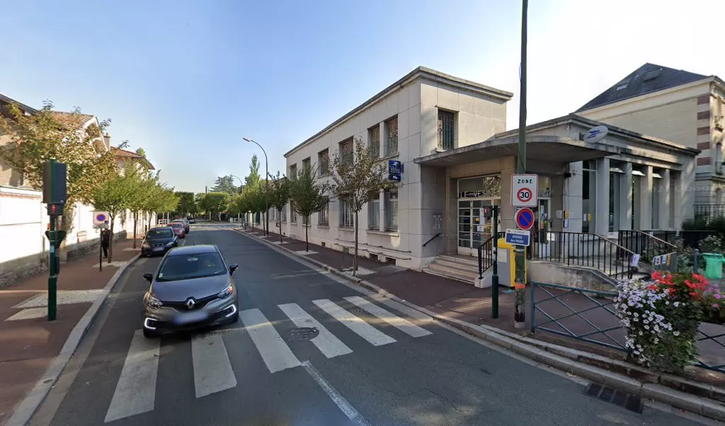 Retrouvez toutes les informations de contacts et horaires d&rsquo;ouverture pour La Poste LE VESINET CENTRE situé à Le vesinet dans le département Yvelines (78). Pour effectuer envoyer vos colis (colissimo, chronopost, suivi colis), une gestion bancaire (banque postal, French Bank), [&hellip;]