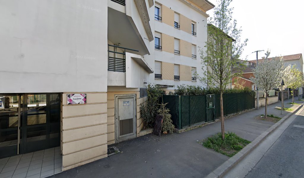 Retrouvez toutes les informations de contacts et horaires d&rsquo;ouverture pour La Poste VAULX EN VELIN VILLAGE situé à Vaulx en velin dans le département Rhône (69). Pour effectuer envoyer vos colis (colissimo, chronopost, suivi colis), une gestion bancaire (banque postal, [&hellip;]