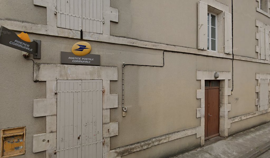 Retrouvez toutes les informations de contacts et horaires d&rsquo;ouverture pour La Poste Agence Communale FOUQUEURE Mairie situé à Fouqueure dans le département Charente (16). Pour effectuer envoyer vos colis (colissimo, chronopost, suivi colis), une gestion bancaire (banque postal, French Bank), [&hellip;]