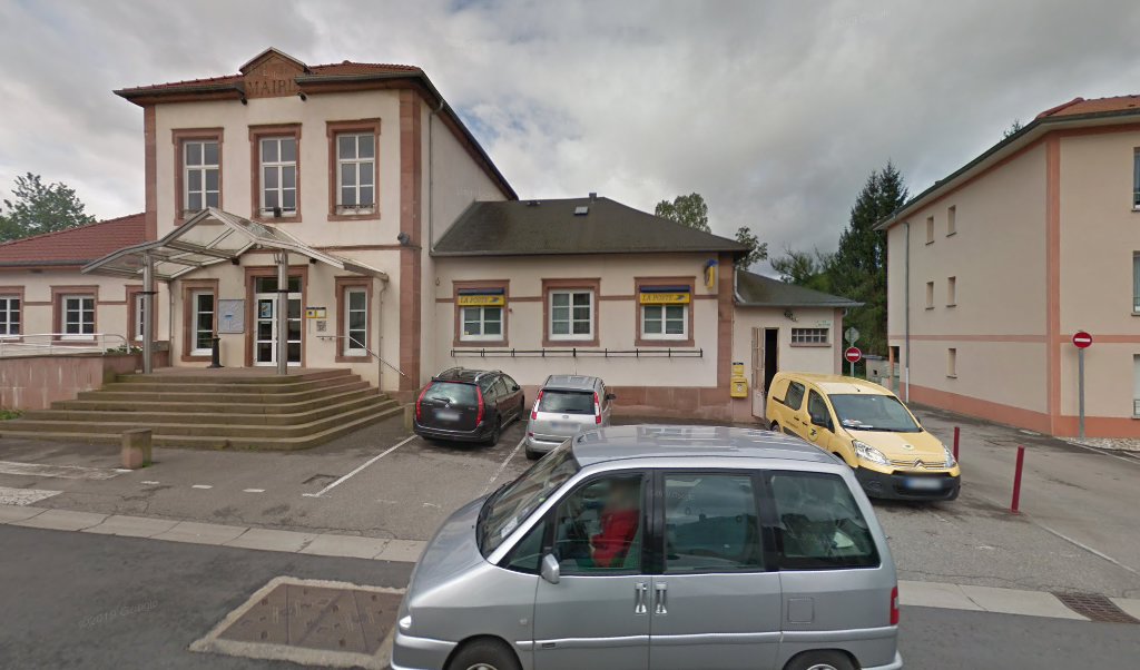 Retrouvez toutes les informations de contacts et horaires d&rsquo;ouverture pour La Poste ETIVAL CLAIREFONTAINE situé à Etival clairefontaine dans le département Vosges (88). Pour effectuer envoyer vos colis (colissimo, chronopost, suivi colis), une gestion bancaire (banque postal, French Bank), votre [&hellip;]
