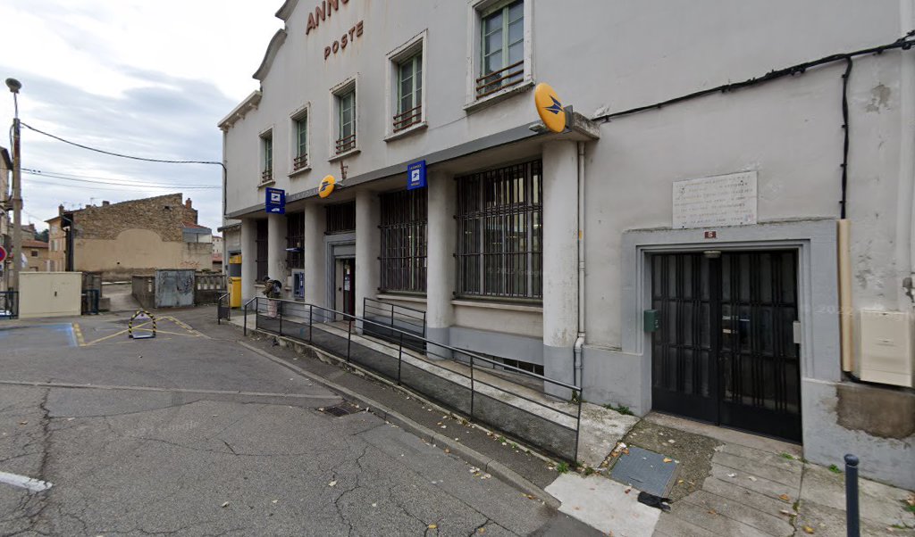 Retrouvez toutes les informations de contacts et horaires d&rsquo;ouverture pour La Poste ANNONAY LEVERT situé à Annonay dans le département Ardèche (07). Pour effectuer envoyer vos colis (colissimo, chronopost, suivi colis), une gestion bancaire (banque postal, French Bank), votre courrier [&hellip;]