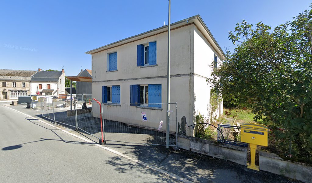 Retrouvez toutes les informations de contacts et horaires d&rsquo;ouverture pour La Poste Agence Communale AJAIN MAIRIE situé à Ajain dans le département Creuse (23). Pour effectuer envoyer vos colis (colissimo, chronopost, suivi colis), une gestion bancaire (banque postal, French Bank), [&hellip;]