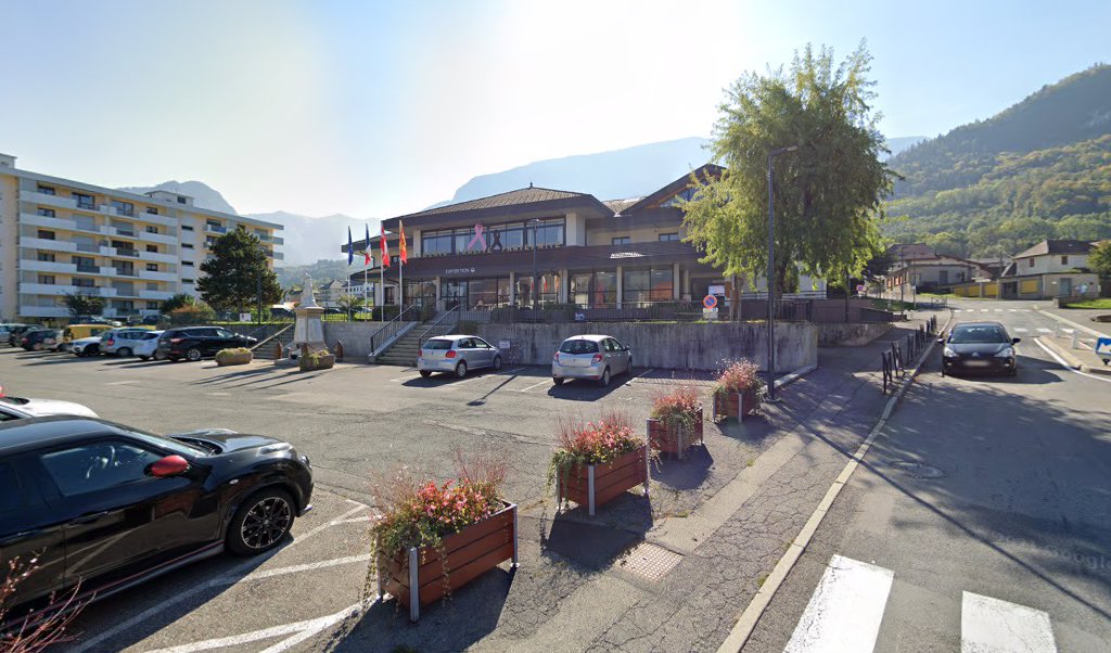 Retrouvez toutes les informations de contacts et horaires d&rsquo;ouverture pour La Poste MARNAZ situé à Marnaz dans le département Haute-Savoie (74). Pour effectuer envoyer vos colis (colissimo, chronopost, suivi colis), une gestion bancaire (banque postal, French Bank), votre courrier (suivi [&hellip;]