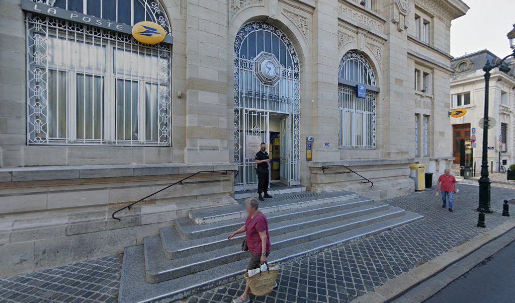 Retrouvez toutes les informations de contacts et horaires d&rsquo;ouverture pour La Poste EPERNAY SAINT MARTIN situé à Epernay dans le département Marne (51). Pour effectuer envoyer vos colis (colissimo, chronopost, suivi colis), une gestion bancaire (banque postal, French Bank), votre [&hellip;]
