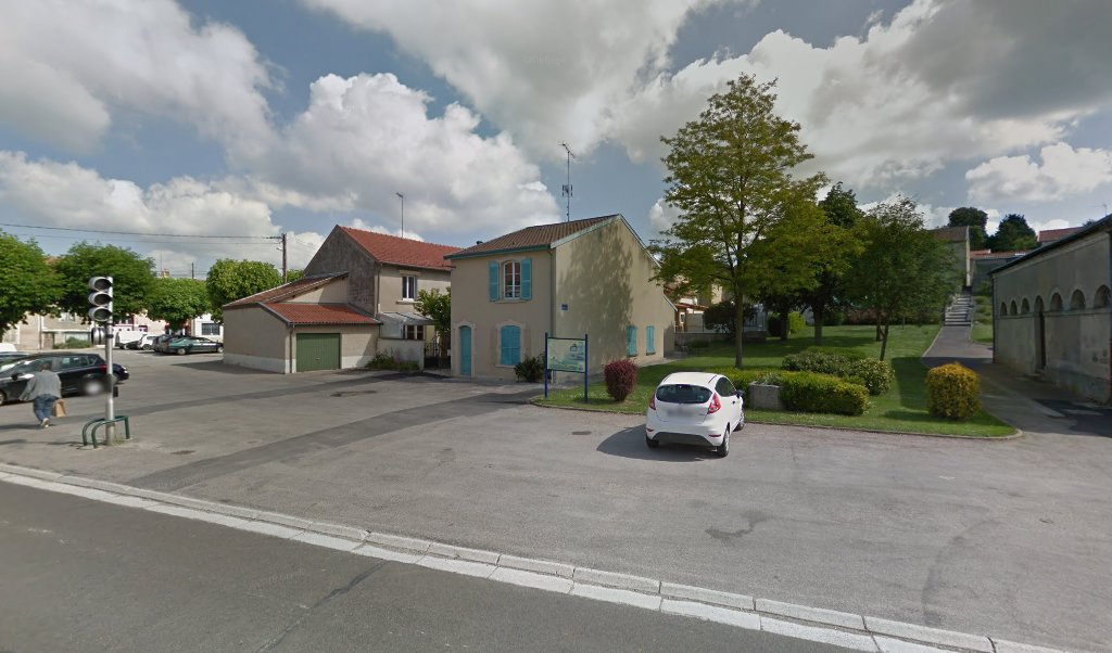 Retrouvez toutes les informations de contacts et horaires d&rsquo;ouverture pour La Poste Agence Communale LACROIX SUR MEUSE Mairie situé à Lacroix sur meuse dans le département Meuse (55). Pour effectuer envoyer vos colis (colissimo, chronopost, suivi colis), une gestion bancaire [&hellip;]
