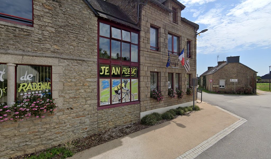 Retrouvez toutes les informations de contacts et horaires d&rsquo;ouverture pour La Poste Agence Communale RADENAC Mairie situé à Radenac dans le département Morbihan (56). Pour effectuer envoyer vos colis (colissimo, chronopost, suivi colis), une gestion bancaire (banque postal, French Bank), [&hellip;]
