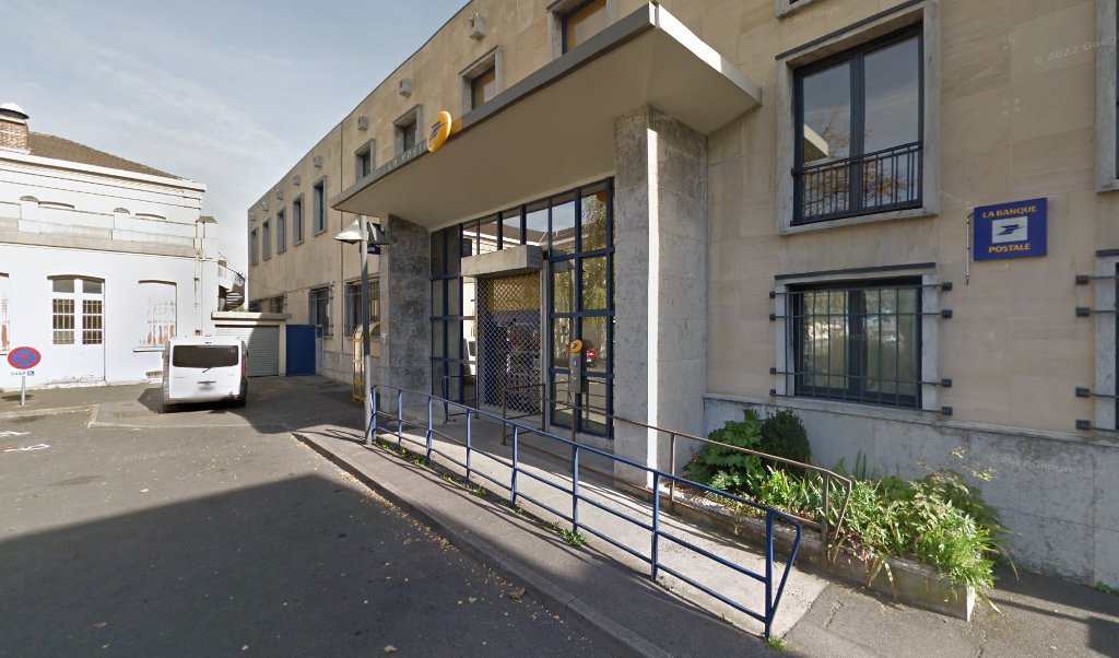 Retrouvez toutes les informations de contacts et horaires d&rsquo;ouverture pour La Poste LAON R P situé à Laon dans le département Aisne (02). Pour effectuer envoyer vos colis (colissimo, chronopost, suivi colis), une gestion bancaire (banque postal, French Bank), votre [&hellip;]