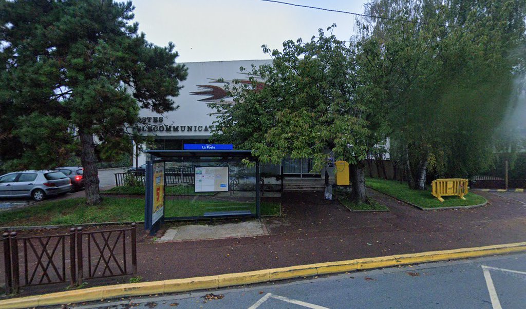 Retrouvez toutes les informations de contacts et horaires d&rsquo;ouverture pour La Poste WISSOUS situé à Wissous dans le département Essonne (91). Pour effectuer envoyer vos colis (colissimo, chronopost, suivi colis), une gestion bancaire (banque postal, French Bank), votre courrier (suivi [&hellip;]