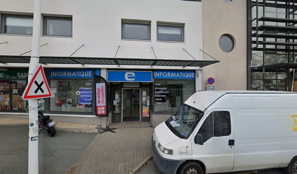Retrouvez toutes les informations de contacts et horaires d&rsquo;ouverture pour Relais Pickup E-MEDIA INFORMATIQUE situé à La rochelle dans le département Charente-Maritime (17). Pour effectuer envoyer vos colis (colissimo, chronopost, suivi colis), une gestion bancaire (banque postal, French Bank), votre [&hellip;]