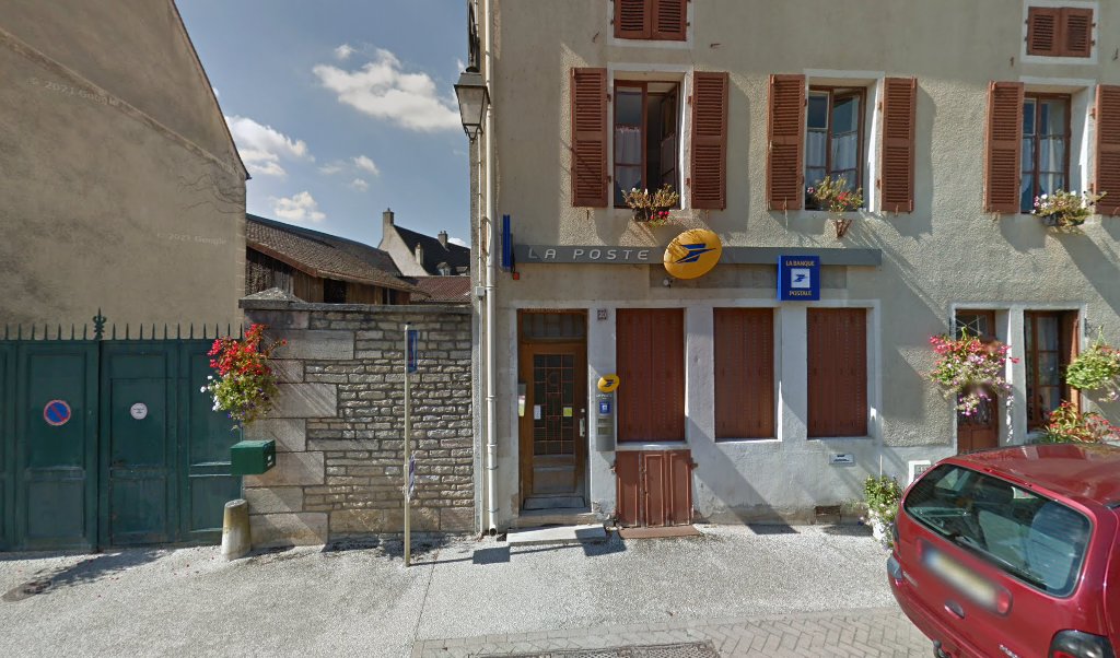 Retrouvez toutes les informations de contacts et horaires d&rsquo;ouverture pour La Poste VOUGEOT situé à Vougeot dans le département Côte-d&rsquo;Or (21). Pour effectuer envoyer vos colis (colissimo, chronopost, suivi colis), une gestion bancaire (banque postal, French Bank), votre courrier (suivi [&hellip;]