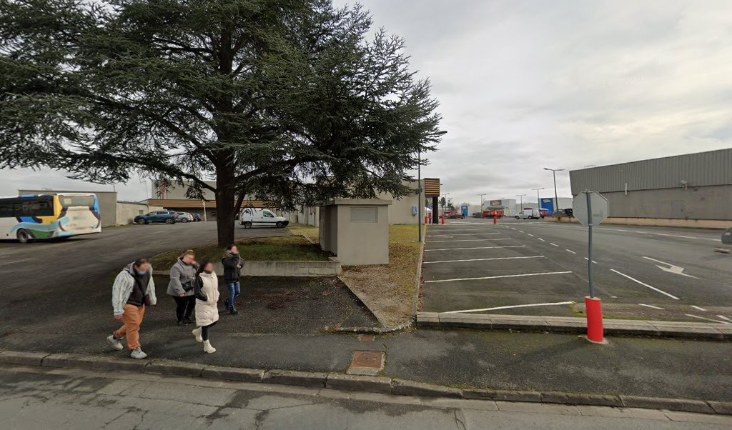 Retrouvez toutes les informations de contacts et horaires d&rsquo;ouverture pour Relais Pickup CARREFOUR MARKET situé à Issoudun dans le département Indre (36). Pour effectuer envoyer vos colis (colissimo, chronopost, suivi colis), une gestion bancaire (banque postal, French Bank), votre courrier [&hellip;]