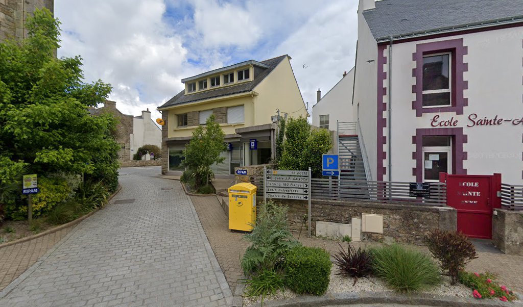 Retrouvez toutes les informations de contacts et horaires d&rsquo;ouverture pour La Poste PLOUHINEC situé à Plouhinec dans le département Morbihan (56). Pour effectuer envoyer vos colis (colissimo, chronopost, suivi colis), une gestion bancaire (banque postal, French Bank), votre courrier (suivi [&hellip;]