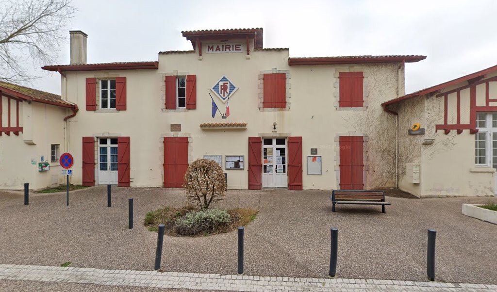 Retrouvez toutes les informations de contacts et horaires d&rsquo;ouverture pour La Poste Agence Communale ST ANDRE DE SEIGNANX Mairie situé à St andre de seignanx dans le département Landes (40). Pour effectuer envoyer vos colis (colissimo, chronopost, suivi colis), une [&hellip;]