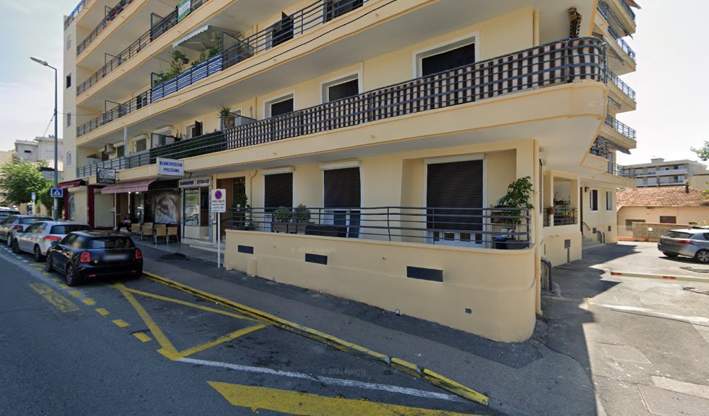 Retrouvez toutes les informations de contacts et horaires d&rsquo;ouverture pour Relais Pickup PRESSING DE L ESTEREL situé à Antibes dans le département Alpes-Maritimes (06). Pour effectuer envoyer vos colis (colissimo, chronopost, suivi colis), une gestion bancaire (banque postal, French Bank), [&hellip;]