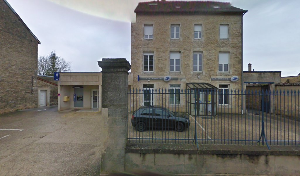 Retrouvez toutes les informations de contacts et horaires d&rsquo;ouverture pour La Poste CHATEAUVILLAIN situé à Chateauvillain dans le département Haute-Marne (52). Pour effectuer envoyer vos colis (colissimo, chronopost, suivi colis), une gestion bancaire (banque postal, French Bank), votre courrier (suivi [&hellip;]