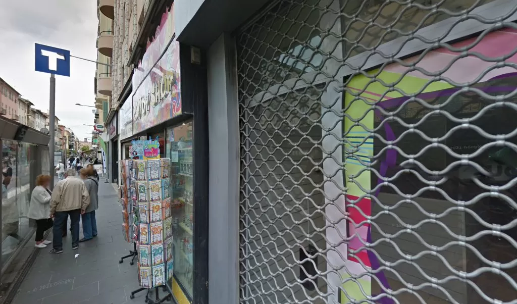 Retrouvez toutes les informations de contacts et horaires d&rsquo;ouverture pour Relais Pickup CANDY SHOP situé à Nice dans le département Alpes-Maritimes (06). Pour effectuer envoyer vos colis (colissimo, chronopost, suivi colis), une gestion bancaire (banque postal, French Bank), votre courrier [&hellip;]