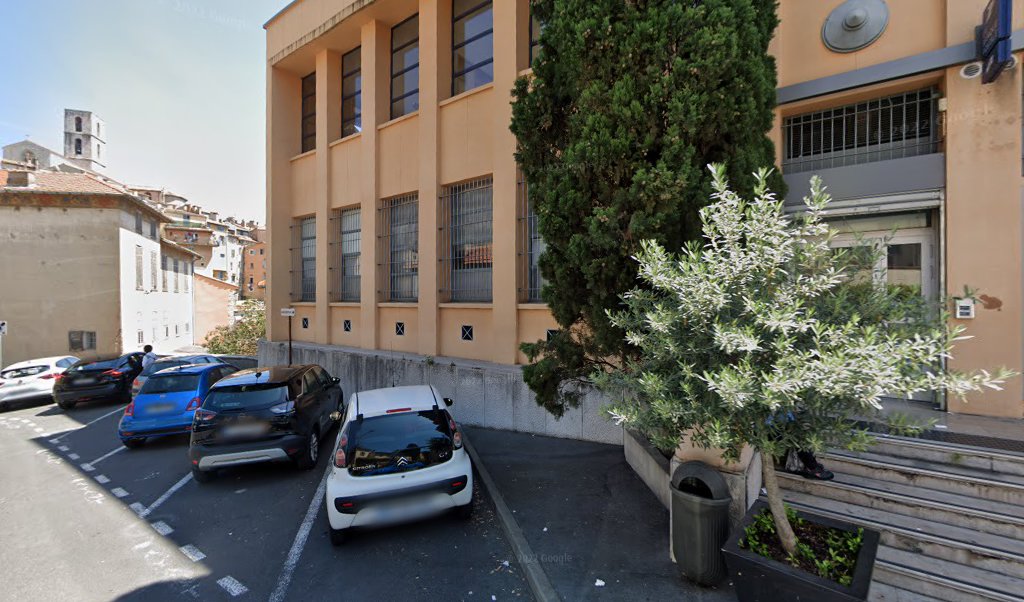 Retrouvez toutes les informations de contacts et horaires d&rsquo;ouverture pour La Poste GRASSE FRAGONARD situé à Grasse dans le département Alpes-Maritimes (06). Pour effectuer envoyer vos colis (colissimo, chronopost, suivi colis), une gestion bancaire (banque postal, French Bank), votre courrier [&hellip;]